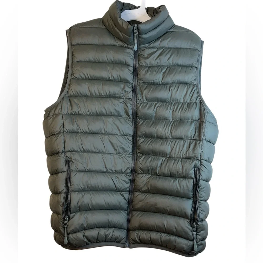 Quilted Men's Green Puffer Vest Size Small #44